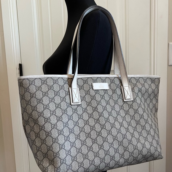 🚫SOLD🚫 Authentic Gucci Monogram Tote - Picture 2 of 15